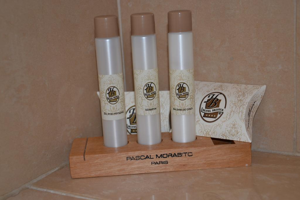 Hotel Bristol Tarnow Room photo