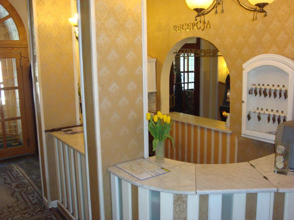 Hotel Bristol Tarnow Exterior photo