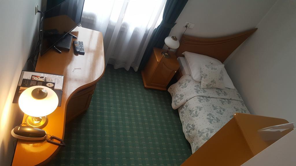Hotel Bristol Tarnow Exterior photo